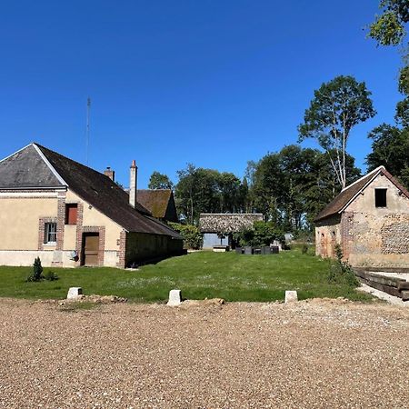 Gite A La Ferme De Sainte Radegonde Lanneray Exterior photo